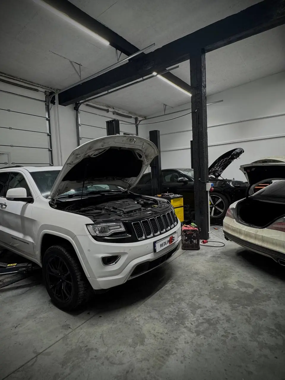 Jeep Grand Cherokee podczas przeglądu w Redlines